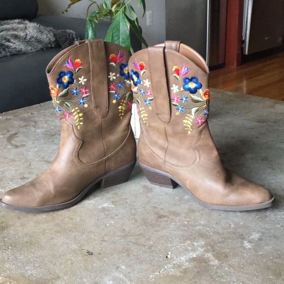 Call It Spring Shoes - Embroidered Cute Boho Cowgirl Boots